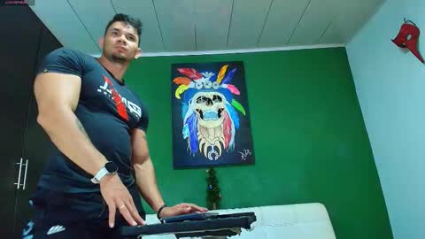 Snapshot of gendersonfit chatting on 11.24.25 gendersonfit online show from 11.24.25