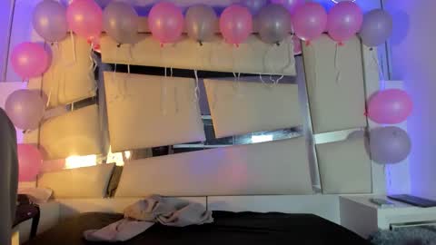 Snapshot of genesis_ask chatting on 11.04.25 Genesis online show from 11.04.25