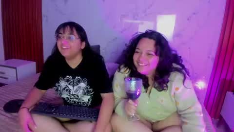 Snapshot of genesis_y_moon chatting on 06.21.26 genesis_y_moon online show from 06.21.26