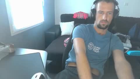 Snapshot of genie_lamps chatting on 11.25.25 Edouard online show from 11.25.25