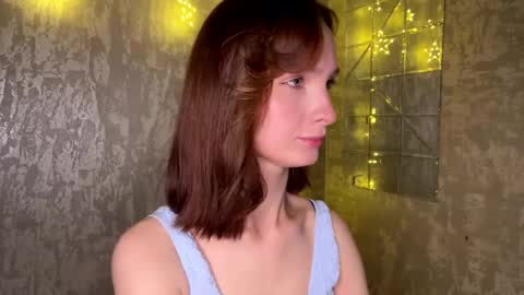 Snapshot of genieflug chatting on 05.03.26 Riana online show from 05.03.26