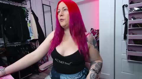 Snapshot of gennyrock chatting on 04.18.26 Genny Rock and online show from 04.18.26