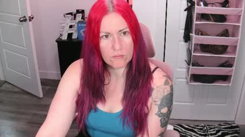 Snapshot of gennyrock chatting on 06.10.26 Genny Rock and online show from 06.10.26