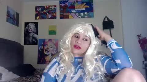 Snapshot of gensesisex chatting on 11.17.25 gensesisex online show from 11.17.25