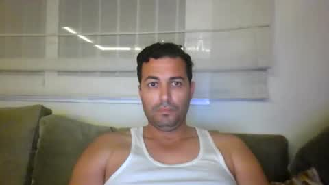 Snapshot of genteldevil chatting on 10.23.25 genteldevil online show from 10.23.25