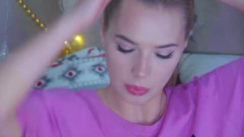 Snapshot of gentlerossi chatting on 12.17.24 GentleRossi online show from 12.17.24