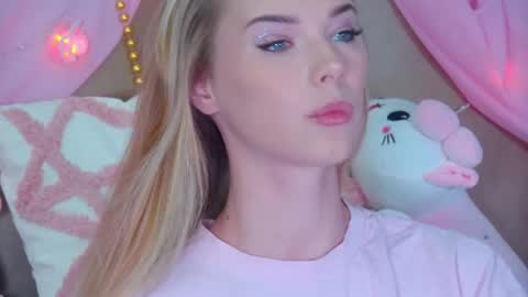 Snapshot of gentlerossi chatting on 03.04.25 GentleRossi online show from 03.04.25