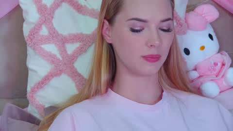 Snapshot of gentlerossi chatting on 03.04.25 GentleRossi online show from 03.04.25