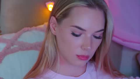 Snapshot of gentlerossi chatting on 03.05.25 GentleRossi online show from 03.05.25