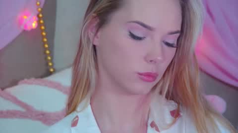 Snapshot of gentlerossi chatting on 03.08.25 GentleRossi online show from 03.08.25