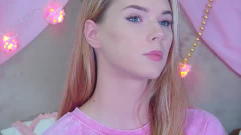 Snapshot of gentlerossi chatting on 03.11.25 GentleRossi online show from 03.11.25