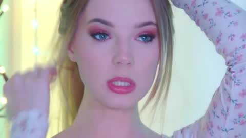 Snapshot of gentlerossi chatting on 11.22.25 GentleRossi online show from 11.22.25