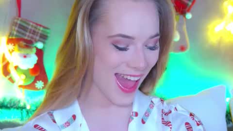 Snapshot of gentlerossi chatting on 11.26.25 GentleRossi online show from 11.26.25