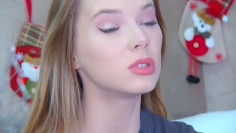 Snapshot of gentlerossi chatting on 11.28.25 GentleRossi online show from 11.28.25