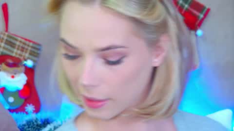 Snapshot of gentlerossi chatting on 12.17.25 GentleRossi online show from 12.17.25