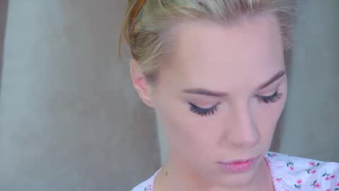 Snapshot of gentlerossi chatting on 12.18.25 GentleRossi online show from 12.18.25