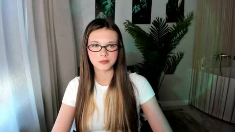 Snapshot of gentltease chatting on 05.18.26 Alice online show from 05.18.26