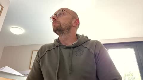 Snapshot of genuinecouple69 chatting on 10.20.25 genuinecouple69 online show from 10.20.25