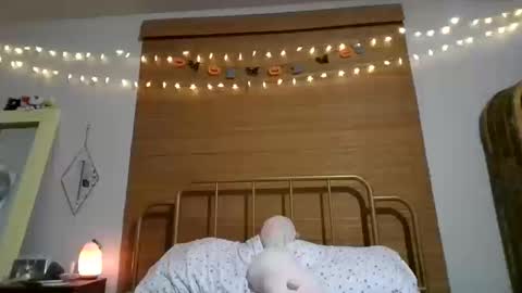 genzfucktoy online show from 10.18.25