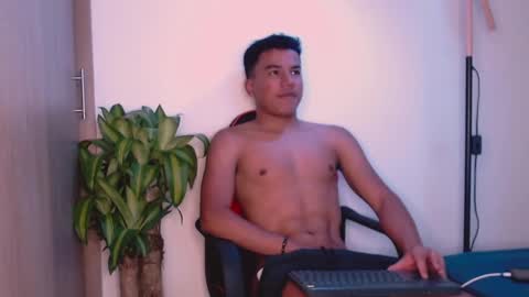 Snapshot of george_cams1 chatting on 12.22.24 Jorge online show from 12.22.24