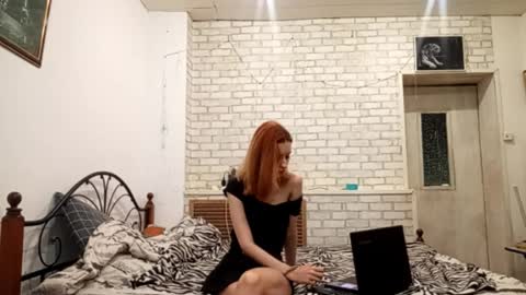 Snapshot of georgianahaeussler chatting on 04.05.26 Ellie online show from 04.05.26