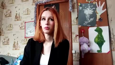 Snapshot of georgianahaeussler chatting on 04.14.26 Ellie online show from 04.14.26
