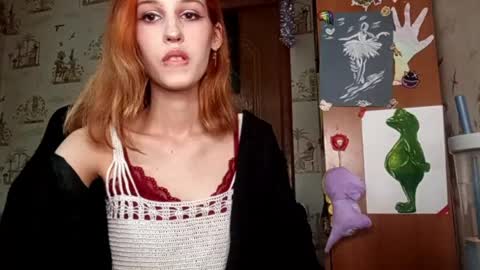 Snapshot of georgianahaeussler chatting on 04.30.26 Ellie online show from 04.30.26