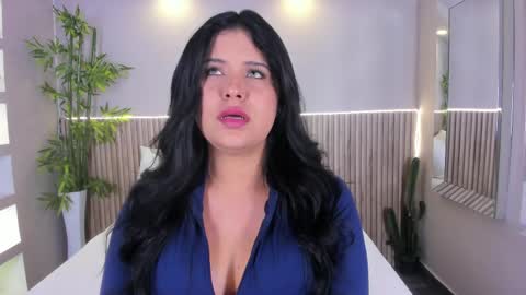 Snapshot of georginareyes chatting on 04.23.26 GeorginaReyes online show from 04.23.26