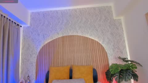 Kendal  online show from 09.26.25