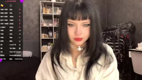 EmelyWoodes online show from 06.01.26