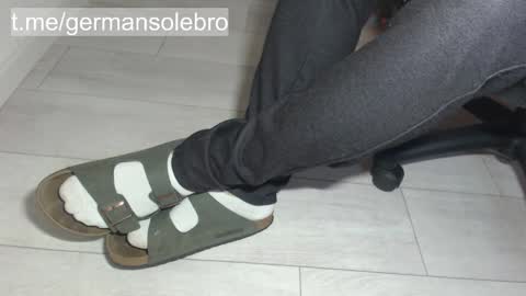 Snapshot of germansolebro chatting on 10.02.25 GermanSoleBro online show from 10.02.25