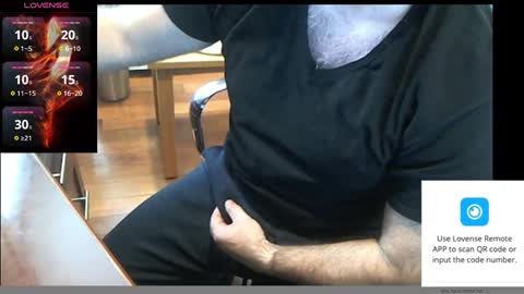 Snapshot of geronimo_431 chatting on 02.12.25 Daddy Jokes online show from 02.12.25