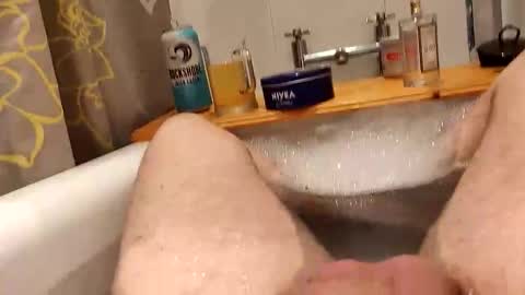 Snapshot of gerrygbert chatting on 10.27.25 gerrygbert online show from 10.27.25