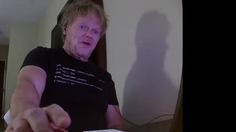 Snapshot of gethyn chatting on 01.01.25 Gethyn online show from 01.01.25