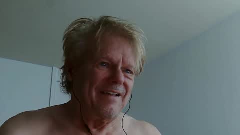 Snapshot of gethyn chatting on 01.07.25 Gethyn online show from 01.07.25