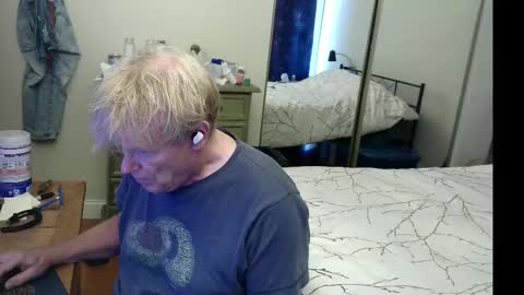 Snapshot of gethyn chatting on 10.04.25 Gethyn online show from 10.04.25