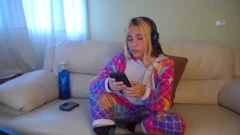 Snapshot of ggemas chatting on 12.22.24 ggemas online show from 12.22.24