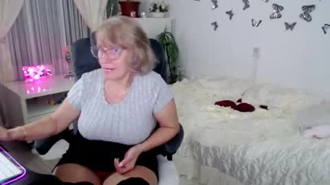 Ghertrudequeen online show from 10.21.25