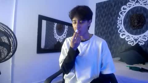 Snapshot of ghost__girl_ chatting on 11.02.25 Your Girl online show from 11.02.25