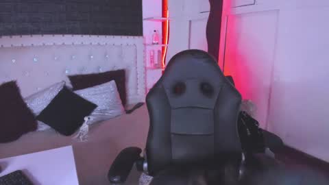 Snapshot of ghosty_doll chatting on 01.15.25 Allison online show from 01.15.25