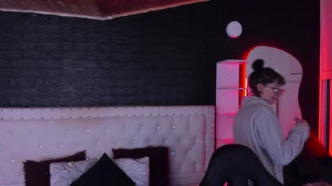 Snapshot of ghosty_doll chatting on 01.22.25 Allison online show from 01.22.25