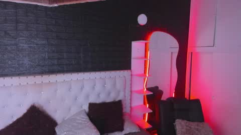 Snapshot of ghosty_doll chatting on 01.30.25 Allison online show from 01.30.25