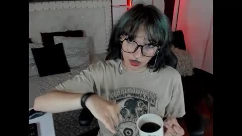 Snapshot of ghosty_doll chatting on 02.01.25 Allison online show from 02.01.25