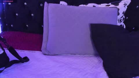 Snapshot of ghosty_doll chatting on 11.20.25 Allison online show from 11.20.25