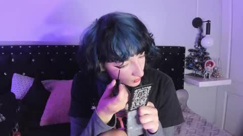 Snapshot of ghosty_doll chatting on 12.19.25 Allison online show from 12.19.25