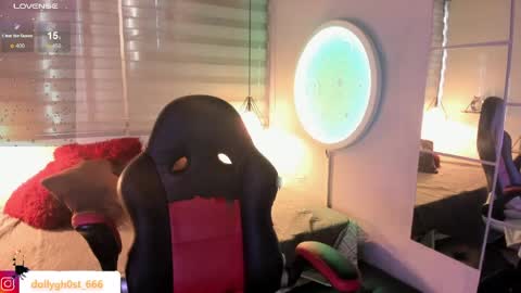 Snapshot of ghosty_doll chatting on 04.25.26 Allison online show from 04.25.26