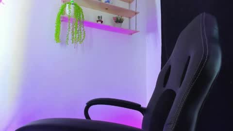 giaaaa   online show from 04.05.26