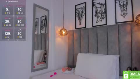 Snapshot of gia_scott chatting on 10.05.25 Darlliny online show from 10.05.25