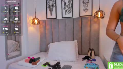 Snapshot of gia_scott chatting on 10.19.25 Darlliny online show from 10.19.25