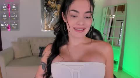 Gia Ferrera online show from 10.28.25